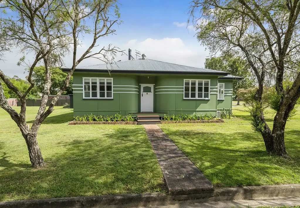 Moore  Immaculate Fully Renovated Lowset Home on 1,667m² Corner Block – Oppo