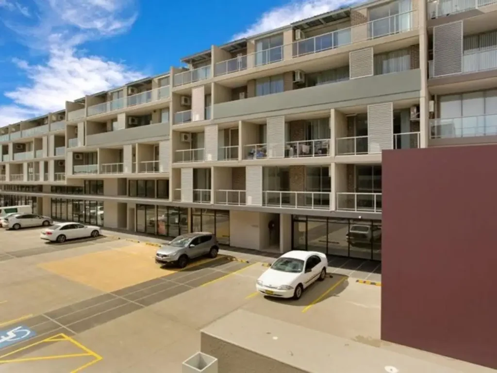 LARGE & Modern One Bedroom Apartment