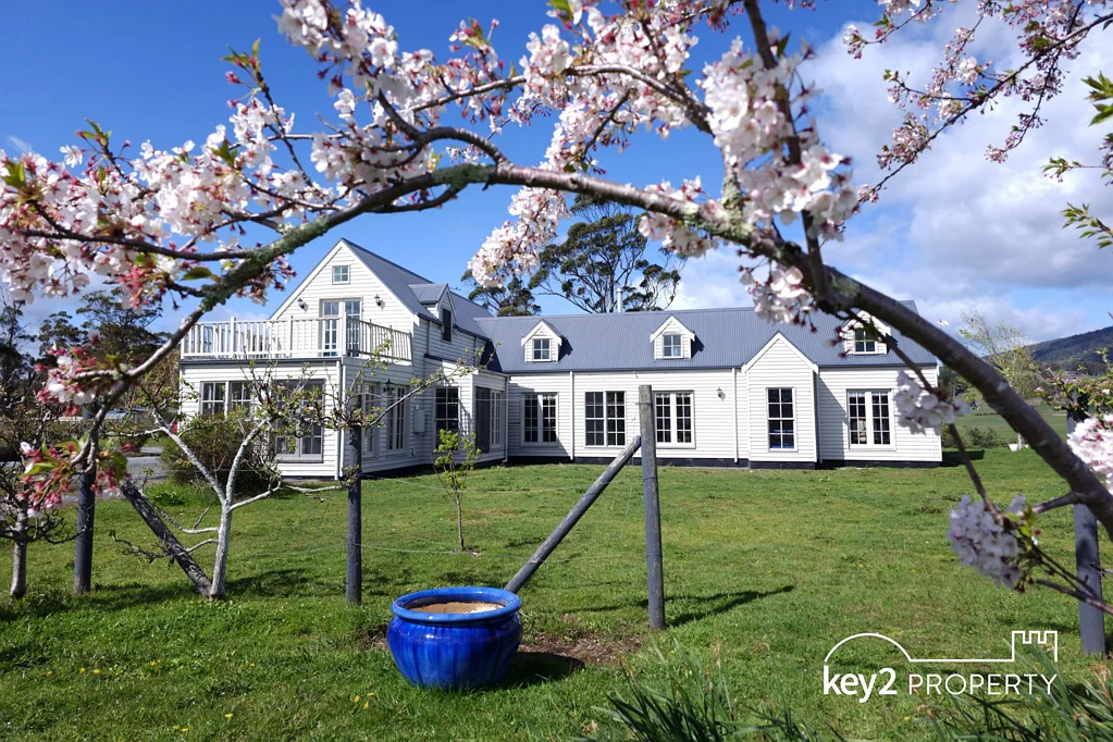 Bangor "TRULY BREATHTAKING" this outstanding hobby farm on 10.5 hectares of pasture with river boundary.