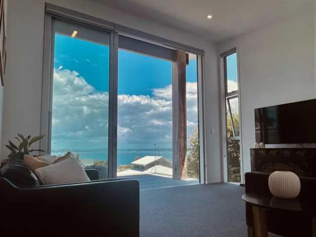 Gulf Harbour 4Moenga A Cool Contemporary with  Sea Views