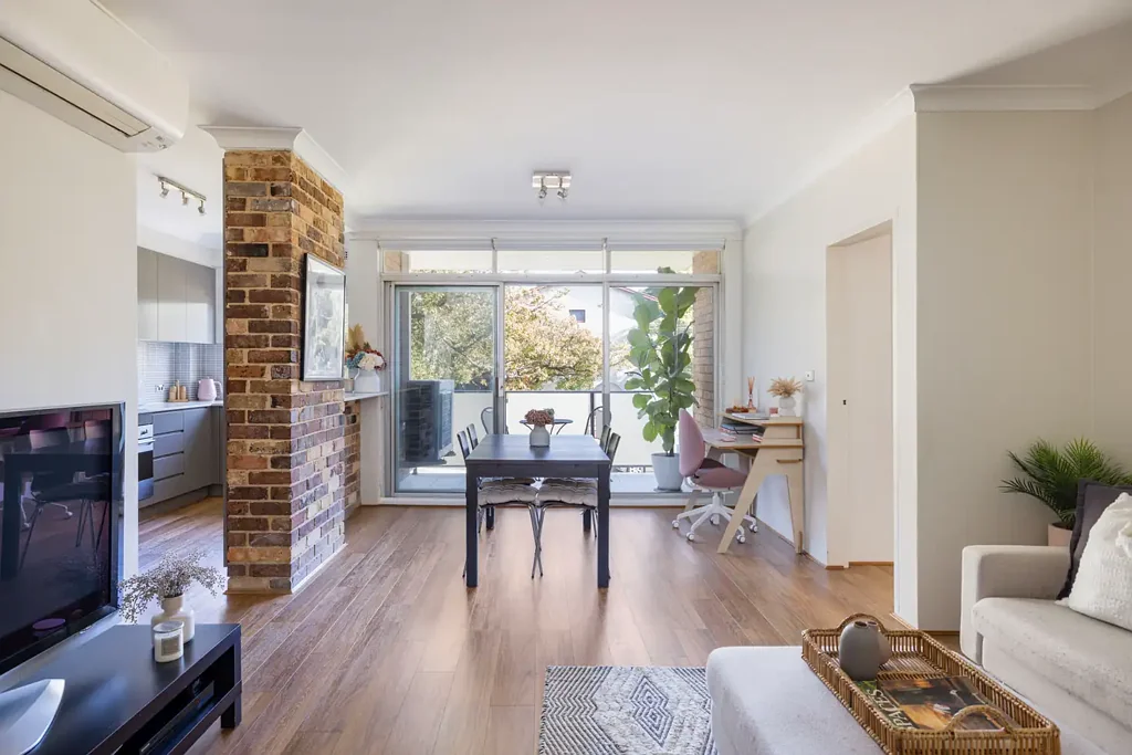 Drummoyne 2ห้องนอน Updated apartment in sought-after residential pocket