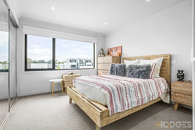 42 Ambrose Avenue, Cheltenham, VIC 3192, 3 slaapkamers, 3 badkamers, Townhouse