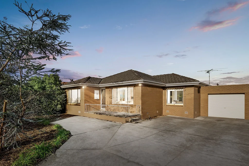 28 Vaucluse Avenue, Gladstone Park, VIC 3043