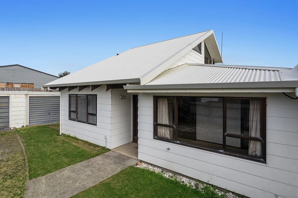 Ohope 2Habitaciones Unlock the Potential - Coastal Charm Awaits!