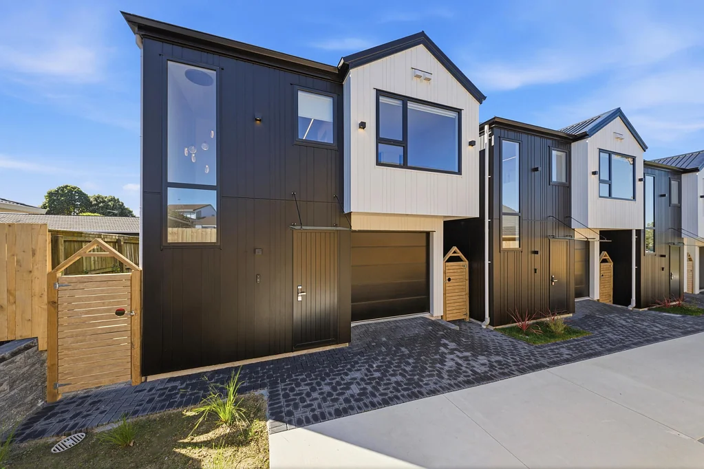 Botany Downs 4 Bedroom Brand-New 4-Bed Standalone near Botany Primary