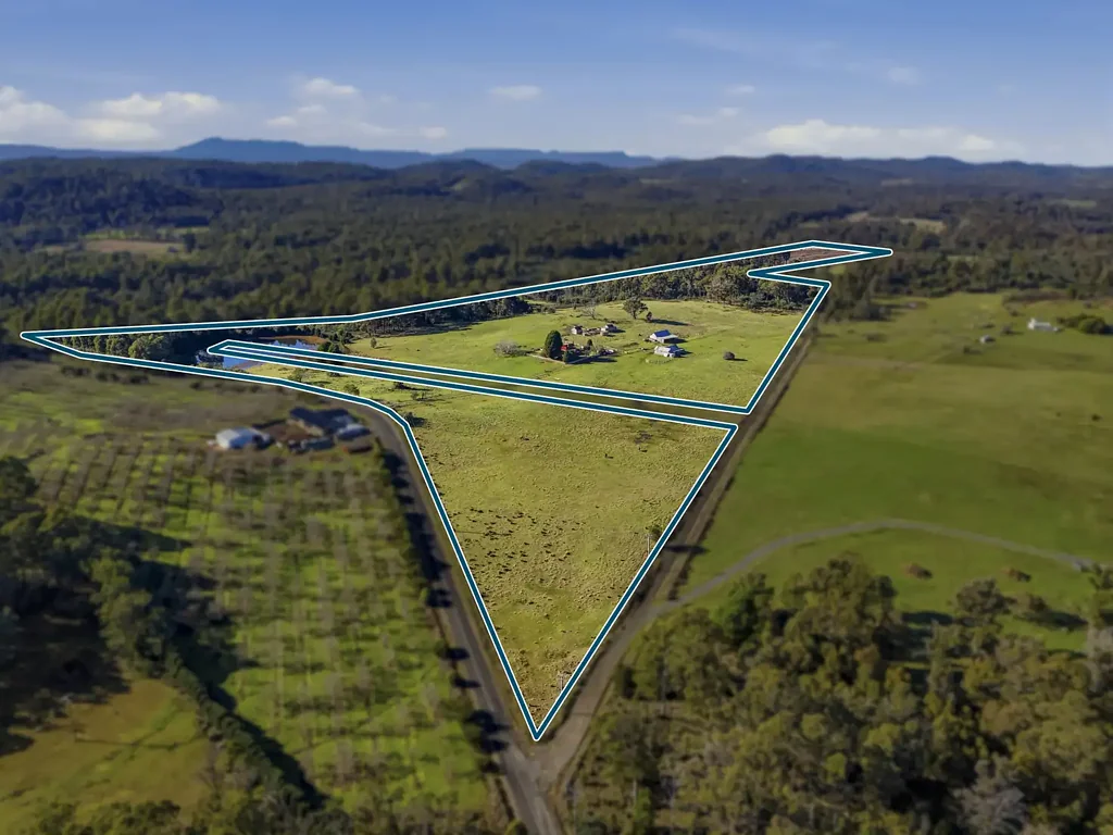 Bridgenorth 3房  "Western View" - 1900's family home, 75 acres - 90% pasture, Large dam, all just 25 minutes drive to Launceston CBD.