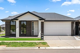 34 Phoenix Avenue, Riverlea Park