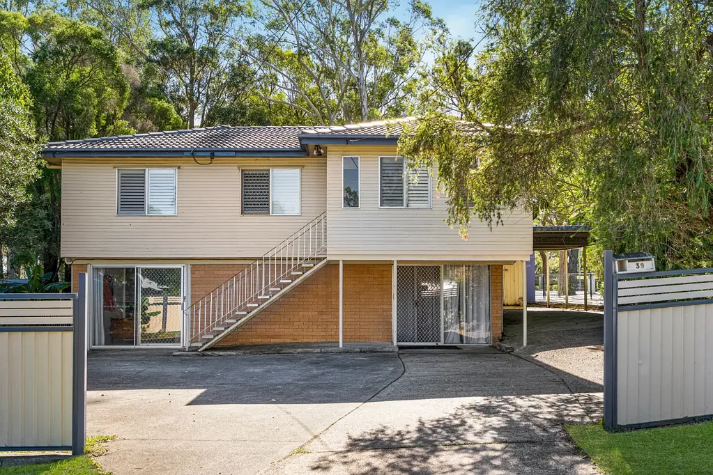 Logan Central 3Kwarto DUAL-LIVING OPPORTUNITY - CENTRAL LOCATION