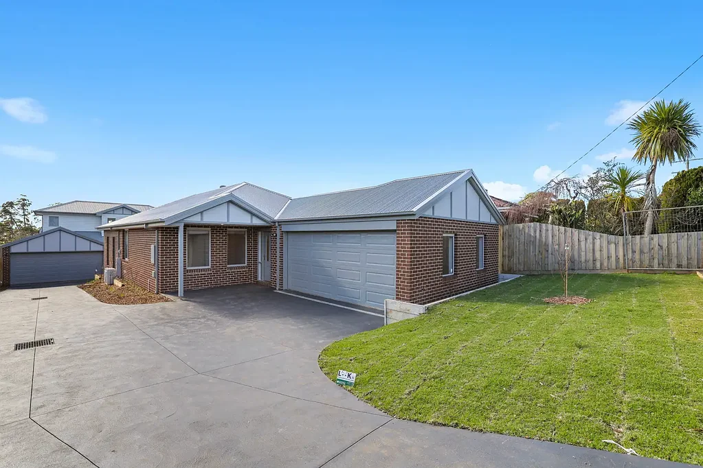 Drouin 3ਬੈੱਡਰੂਮ Three Bedrooms, Two Bathrooms and a Short Walk From Town