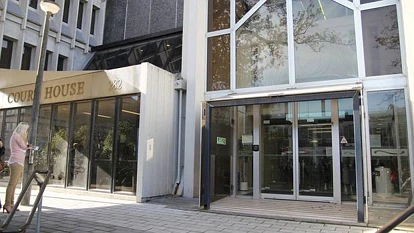 欺骗业主和中介，利用他人信息谋利，新西兰无照建筑商认罪