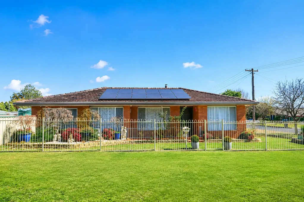 Glen Innes 3房  Immaculate Family Living