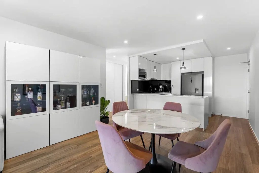 Wynnum 3બેડરૂમ Beautiful Bayside Living in a Lifestyle Precinct