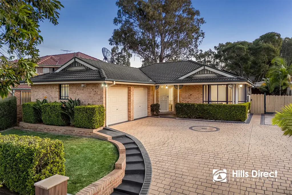 Kellyville Ridge 4Phòng ngủ High-Side Family Gem on 600sqm with Multiple Living Areas, Jacuzzi & Walk to Schools and Shops