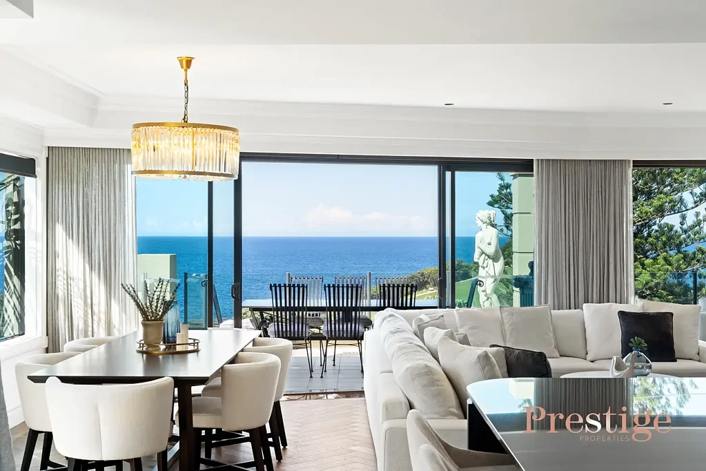 Terrigal 3 Slaapkamer North-East-Facing Penthouse in the Heart of Terrigal