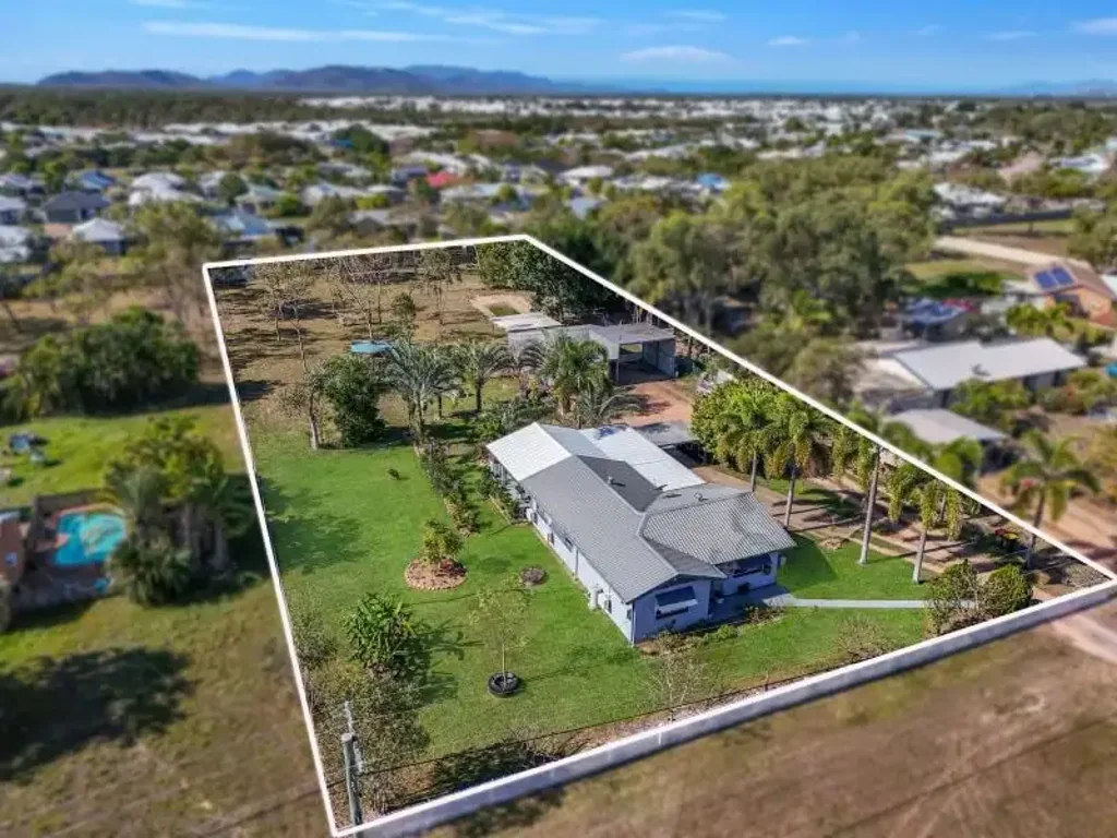 12 Chesney Road, Mount Low, QLD 4818