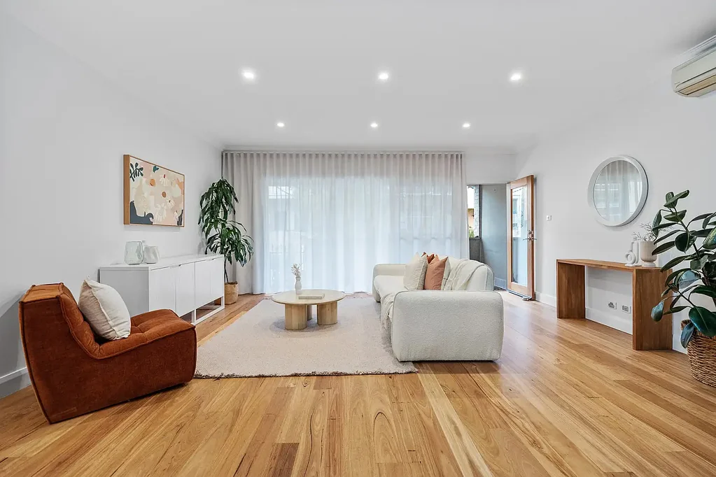 Newcastle 3chambre Put simply, warehouse conversion, now a cool urban home