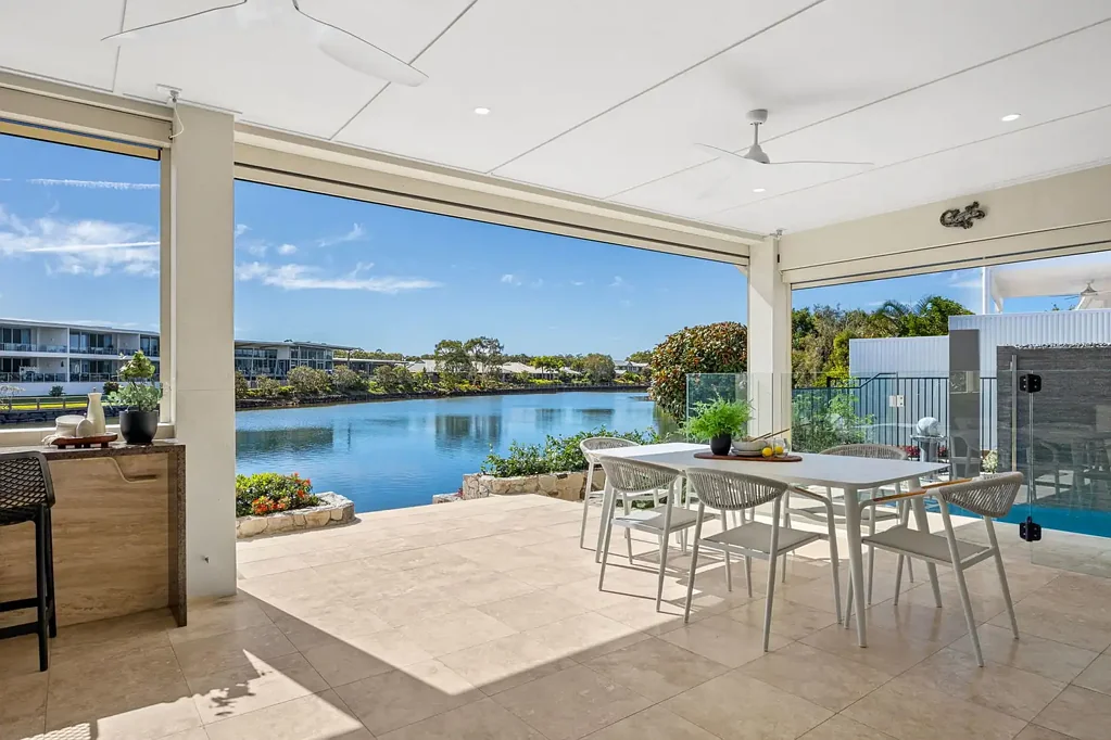 Twin Waters 4房  North-Facing Waterfront Luxury in Twin Waters