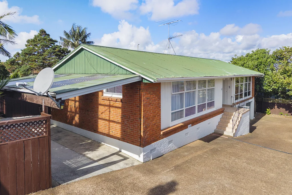 Onehunga 2房  Private, Peaceful & Packed With Potential