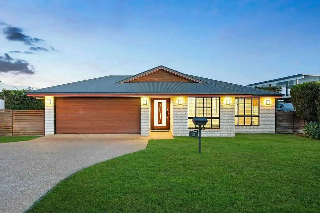 8 William Close, Gracemere, QLD 4702