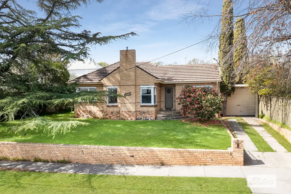 4 Michael Street, Kennington, VIC 3550