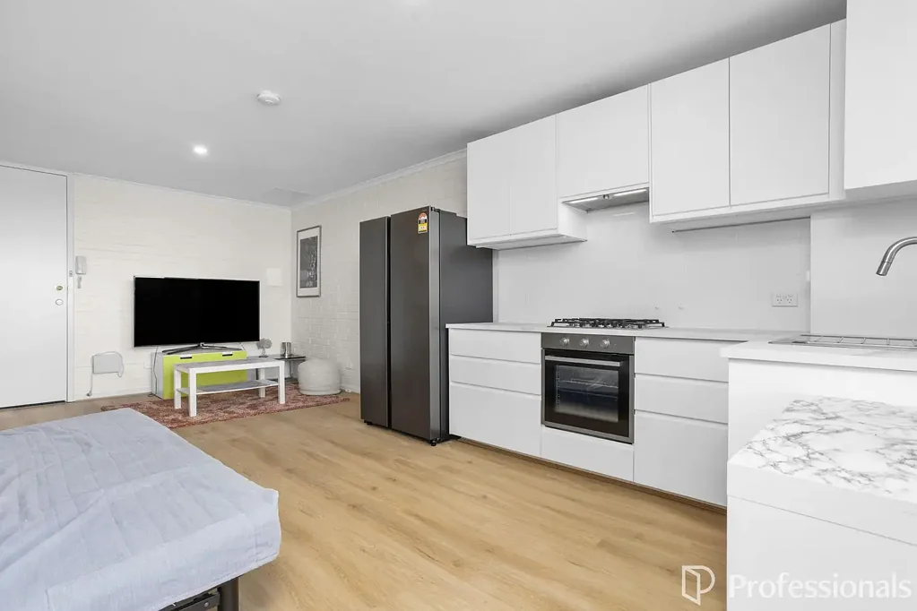 Furnished Apartment - 6 months lease