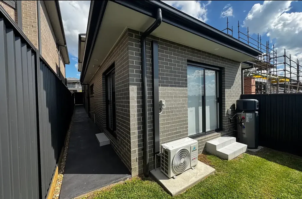 Affordable Self Contained 1 Bedroom Granny For Rent !!!