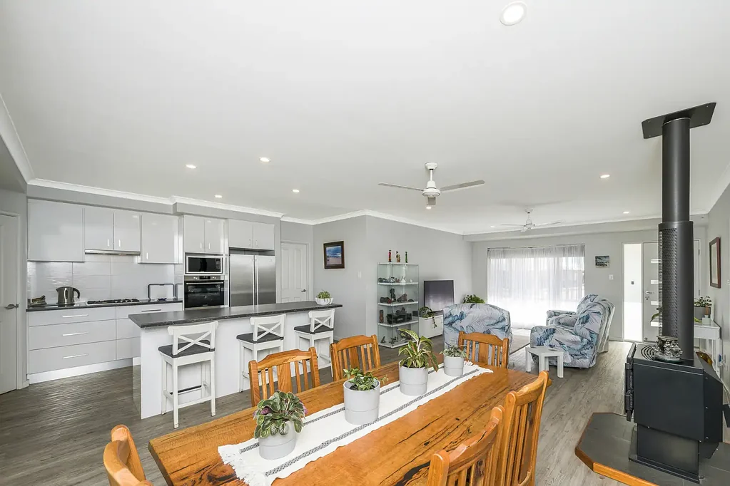 Lancelin 3Moenga Coastal Living with Space, Privacy & Off-Grid Capability