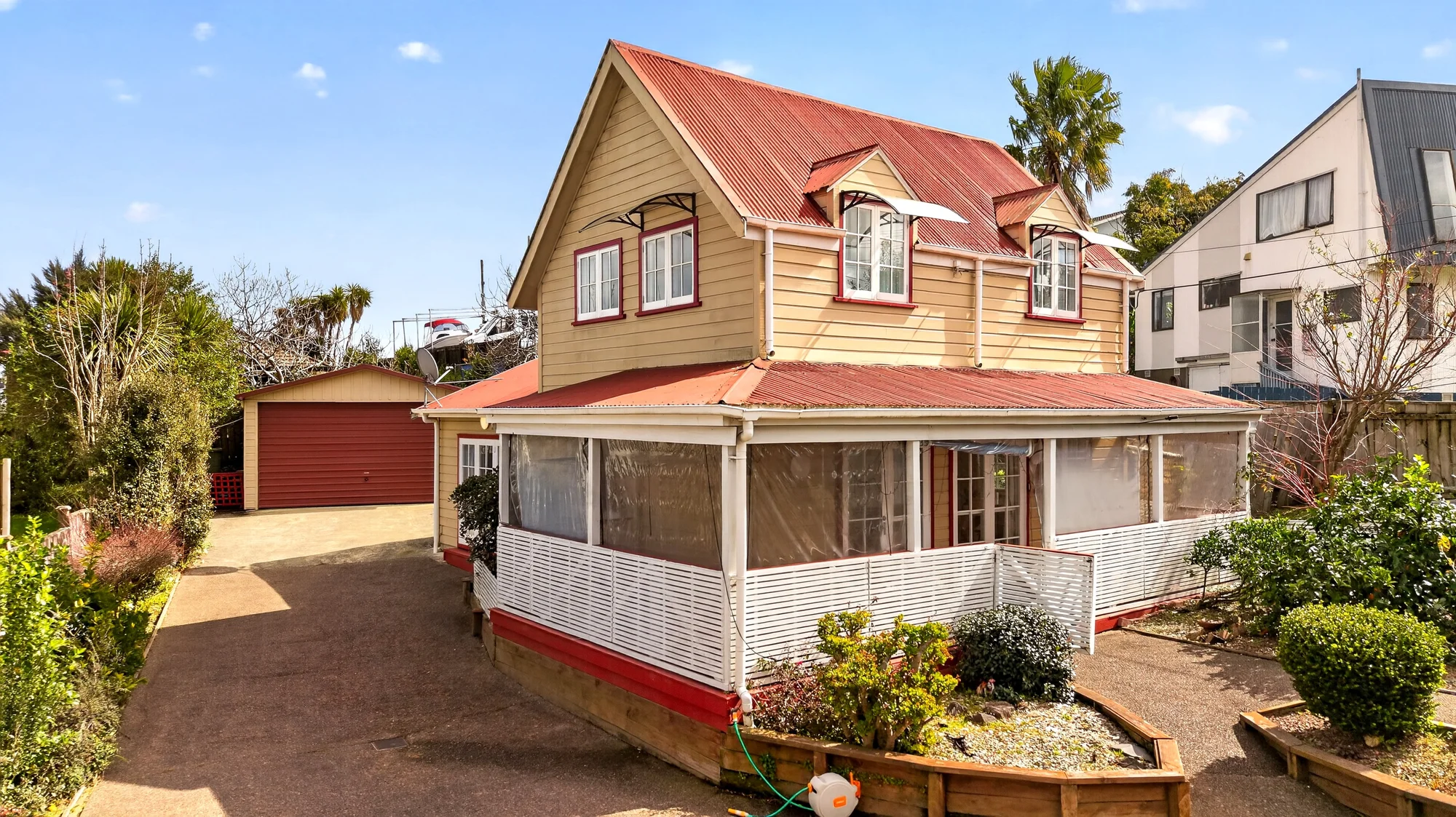 Massey 3Kwarto Freehold. Fully Fenced. Secure Family Haven.