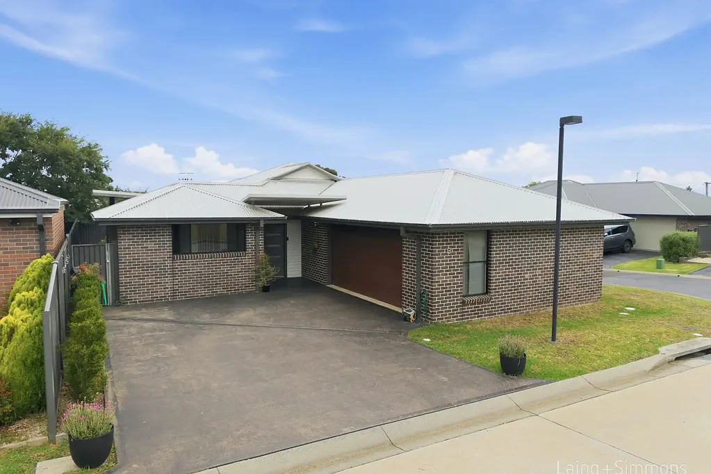 8/22 Freeman Crescent, Armidale, NSW 2350