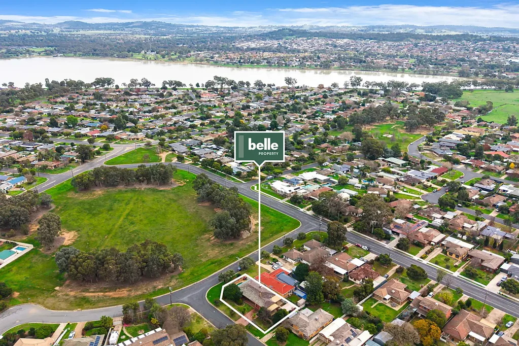 Lake Albert 4房  A Blank Canvas with Space, Pool & Endless Possibilities