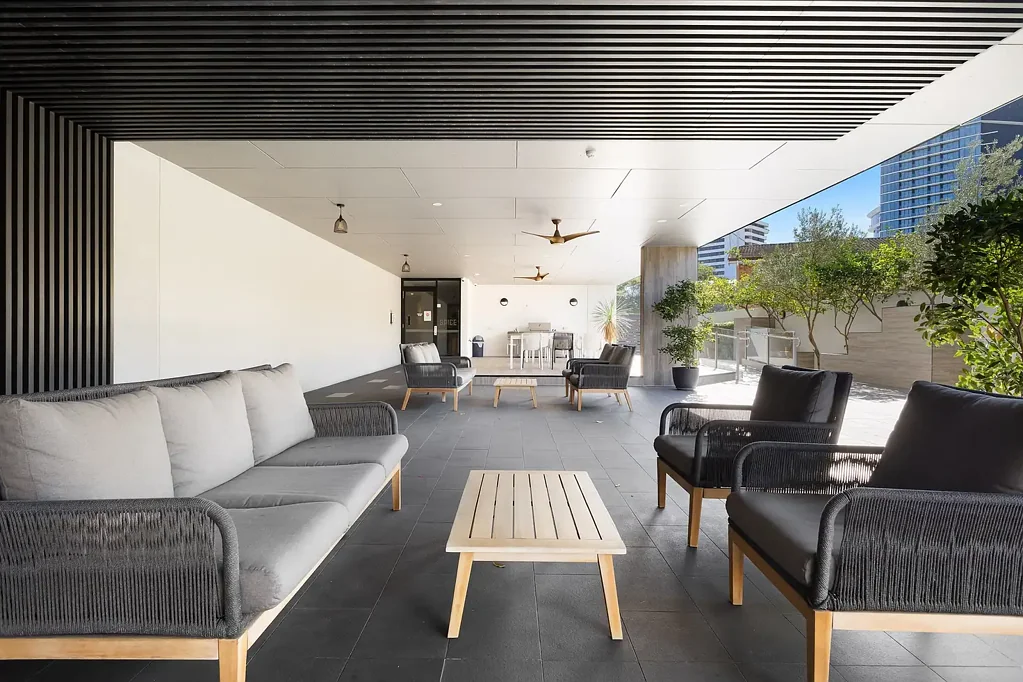 Broadbeach Waters 2ห้องนอน Modern Waterfront 2 Bedroom Unit Walking Distance to the Beach