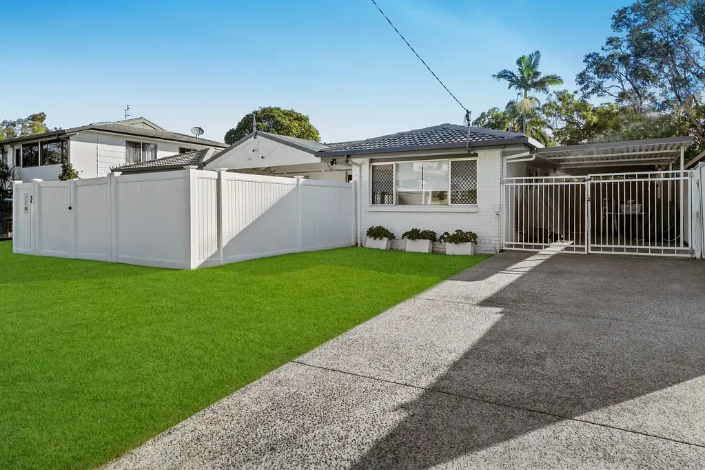 8 Clifton Street, Biggera Waters, QLD 4216