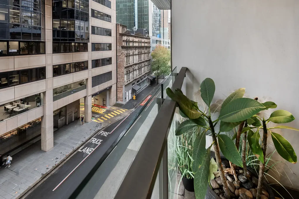 Sydney 1房 The Castlereagh精致公寓 开敞式布局 高端电器 城市景观阳台 便捷交通 顶级餐饮近邻 Positioned for Performance | The Castlereagh Advantage