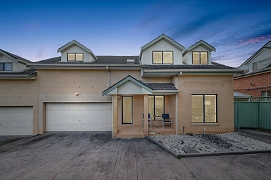 Bass Hill 3房 现代奢华与极致便利兼备，迷人三卧室联排别墅 Modern Luxury Meets Ultimate Convenience, Stunning 3 Bedroom Townhouse.