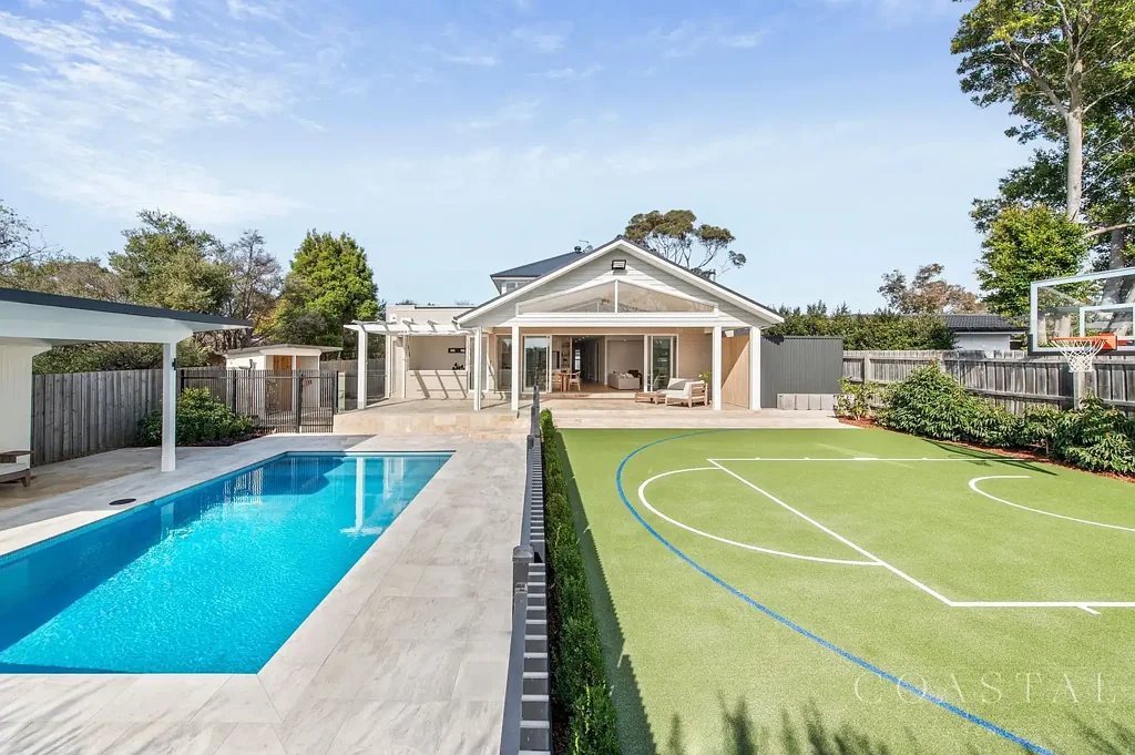 Mount Eliza 4Zimmer Architectural Coastal Luxury with Resort-Style Living