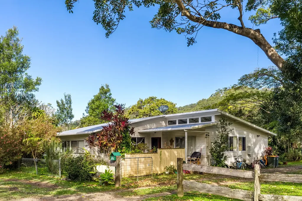 Middle Pocket Your Northern Rivers sanctuary — 2 homes, creeks, hobby farming, and conservation protecting rainforest and wildlife
