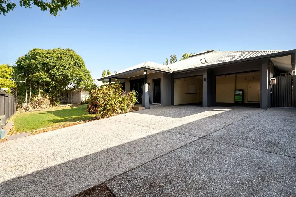 Rosebery 4Kwarto Poolside Living with Space, Comfort & Family Appeal