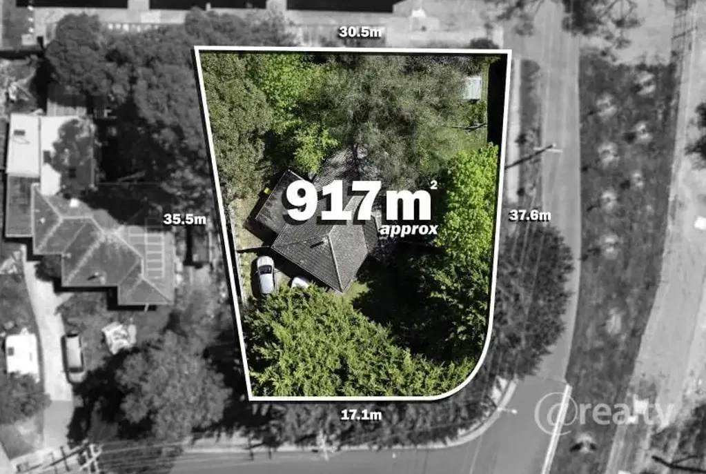 Mooroolbark 3غرفة نوم Corner Site with Existing Home and Future Development Upside