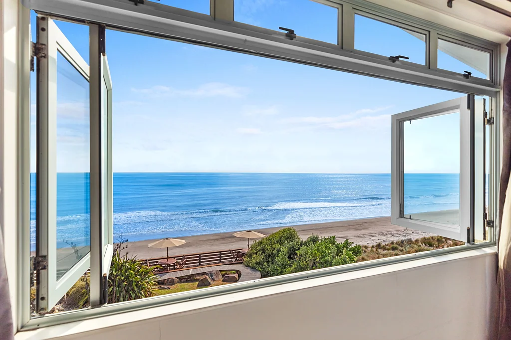 Pukehina 3ਬੈੱਡਰੂਮ LARGE CLASSY EXECUTIVE BEACHFRONT LIVING
