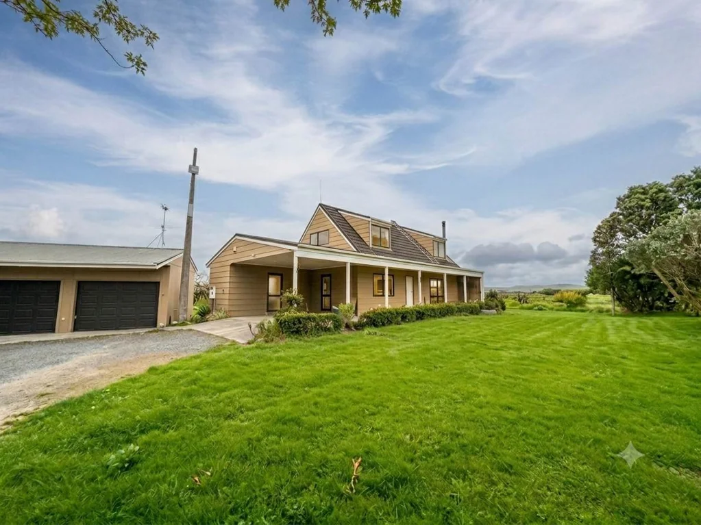 Escape to the Country:  3-Bedroom  plus Farmhouse
