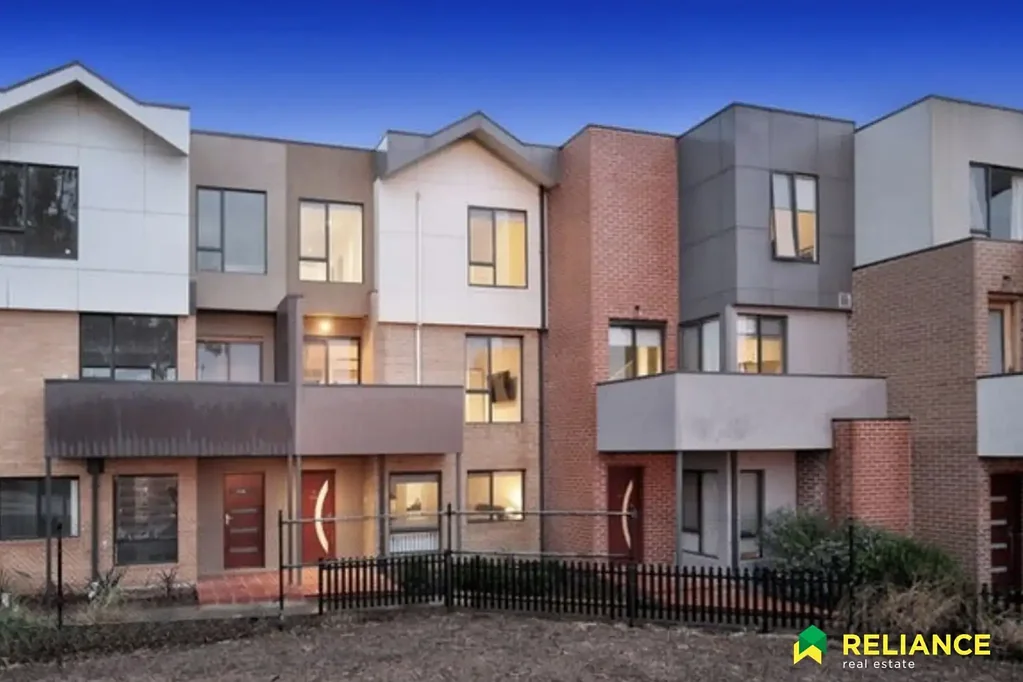 Ready to Move In: Spacious 3-Bed Home with Double Garage!