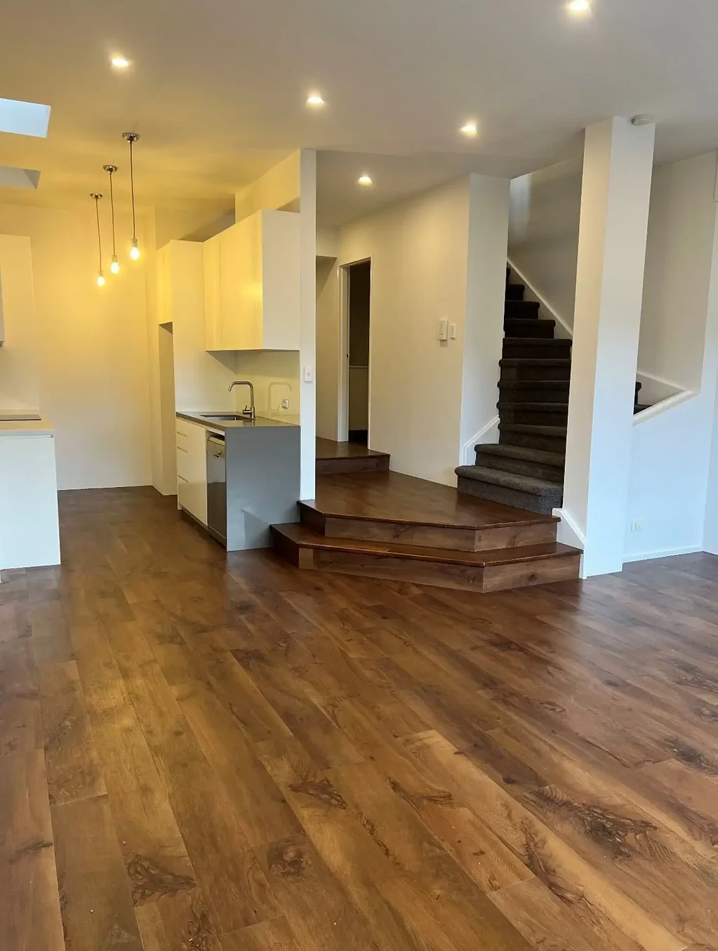 2 bedroom Split Level Apartment!