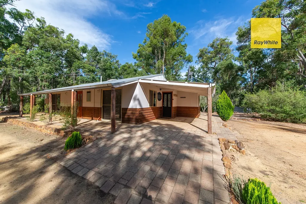 Nannup 3 Bedroom 9 acres near the Blackwood River