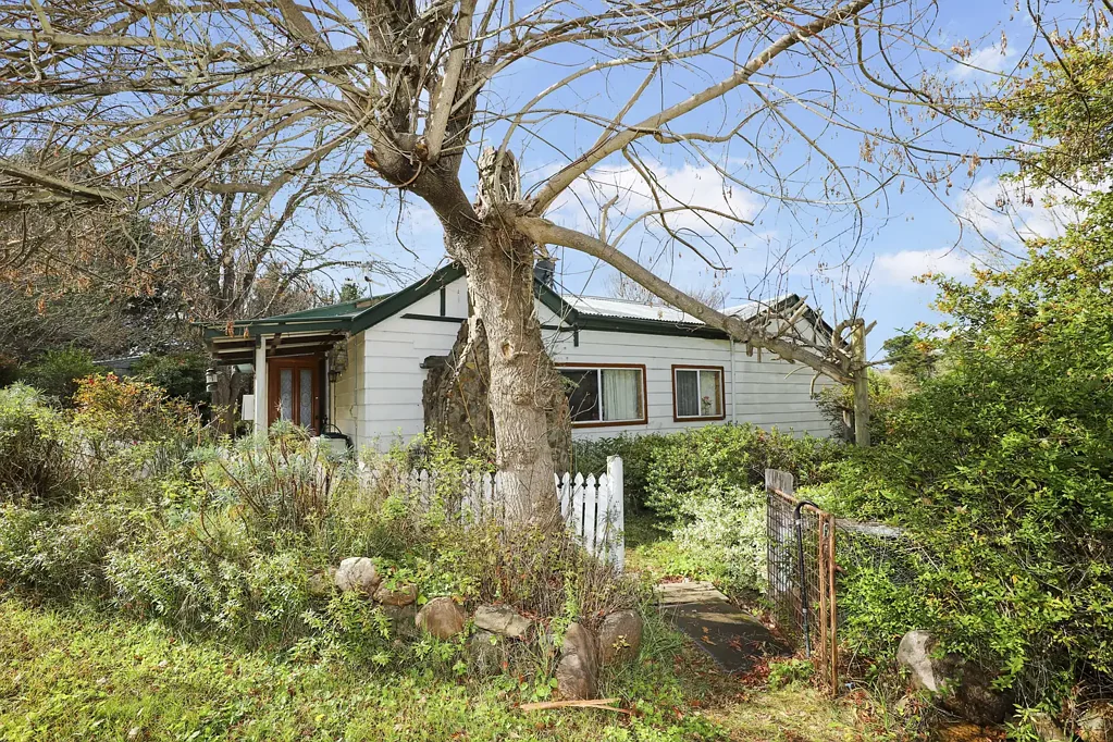 Bombala 2房  Tucked away with river frontage