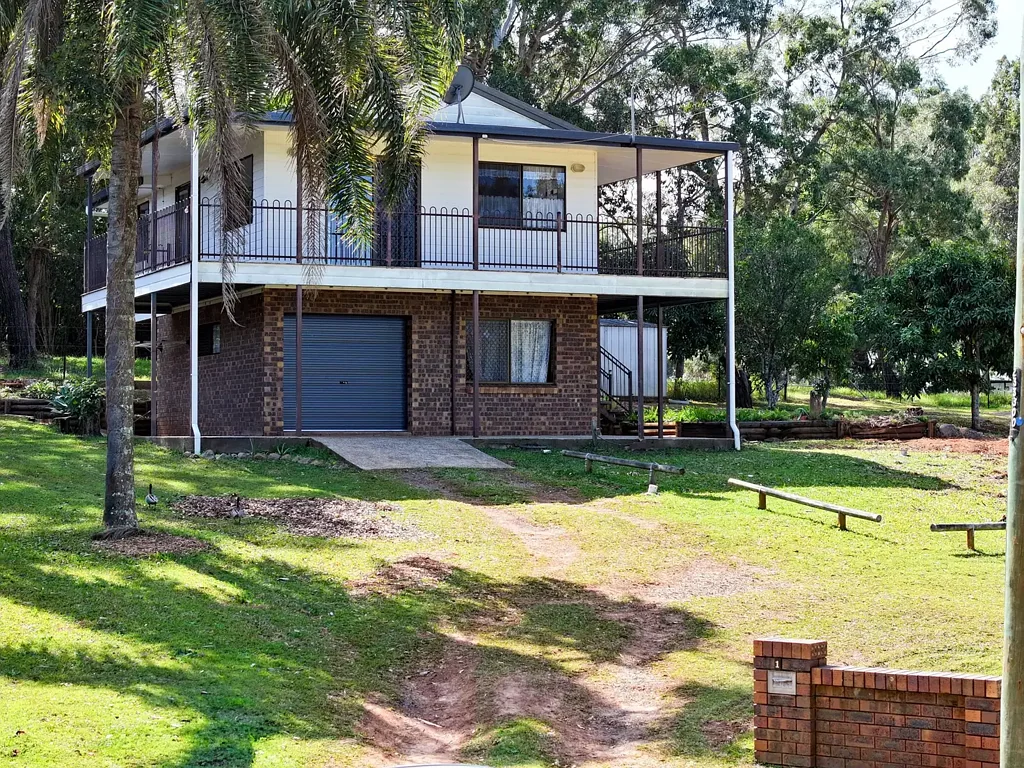 Russell Island 3房 Canaipa Point壮丽水景 847m²宽敞地块 独立居住潜力 三面环绕露台 私密宁静生活 Waterview Home with Stradbroke Island Views