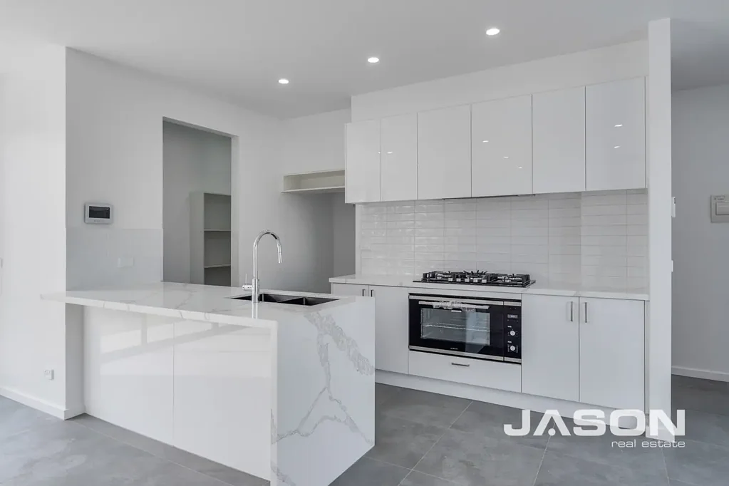BRAND NEW 2 BEDROOM - TOWNHOME IN THE HEART OF TULLAMARINE