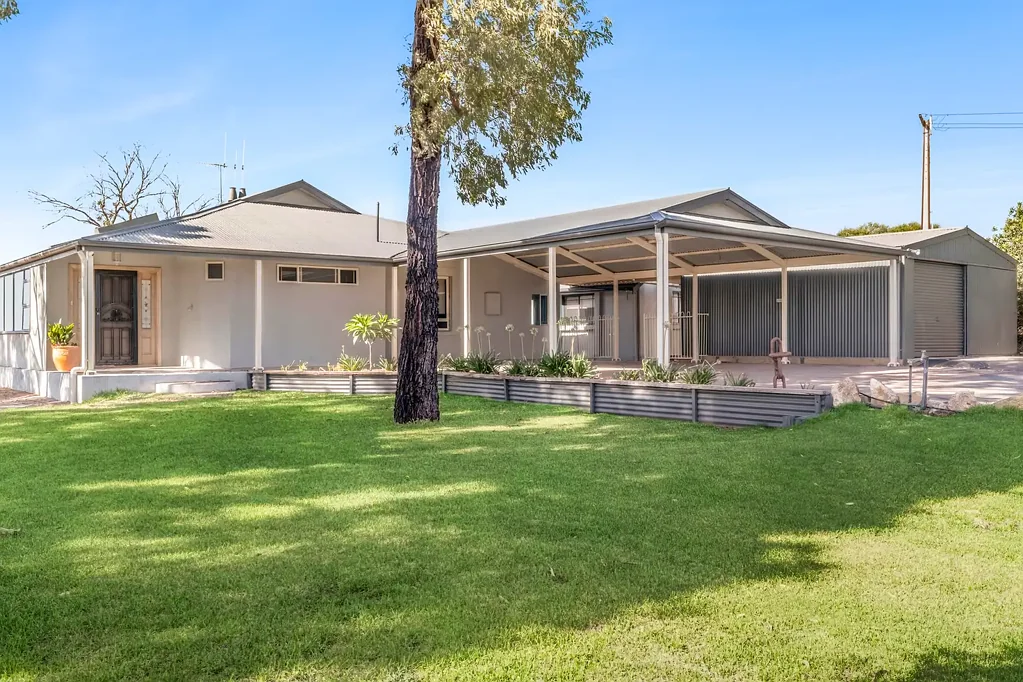 202 Loxton Drive, Moorook, SA 5332