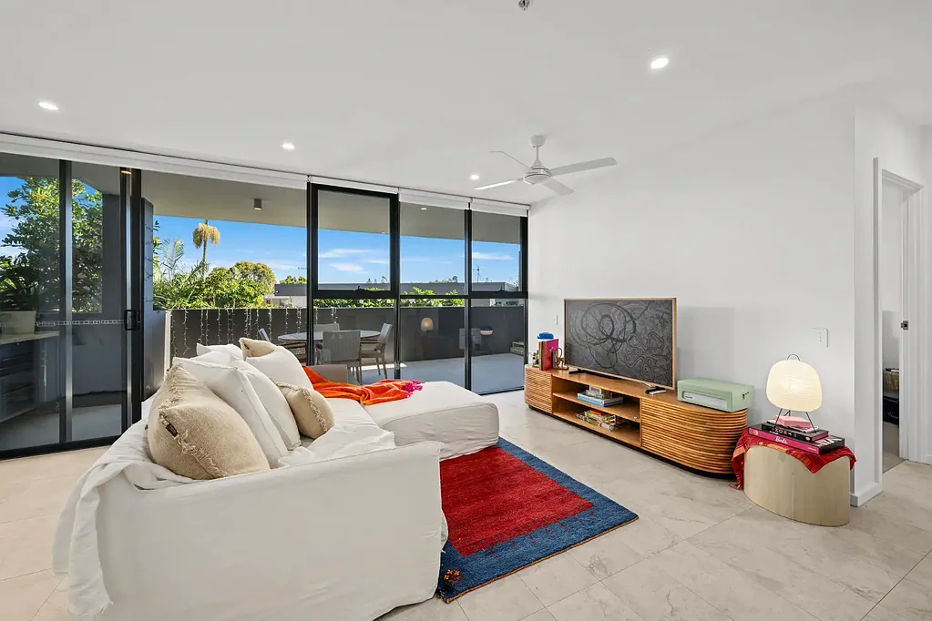 Palm Beach 2ਬੈੱਡਰੂਮ Effortless Coastal Living in Luxe Boutique Retreat