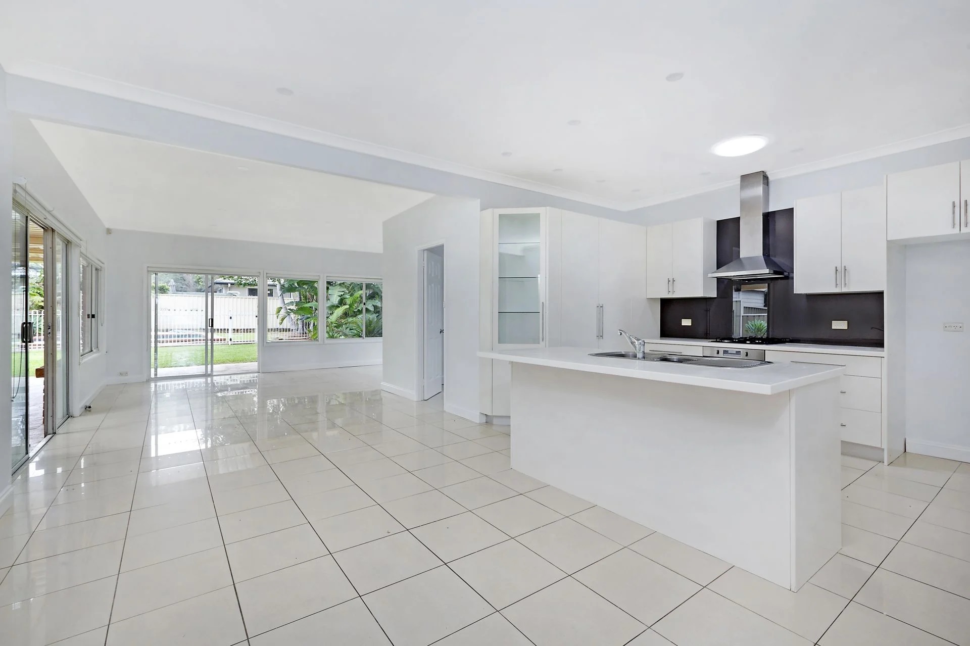 42 CARINGBAH RD, WOOLOOWARE NSW 2230, 0部屋, 0バスルーム, House