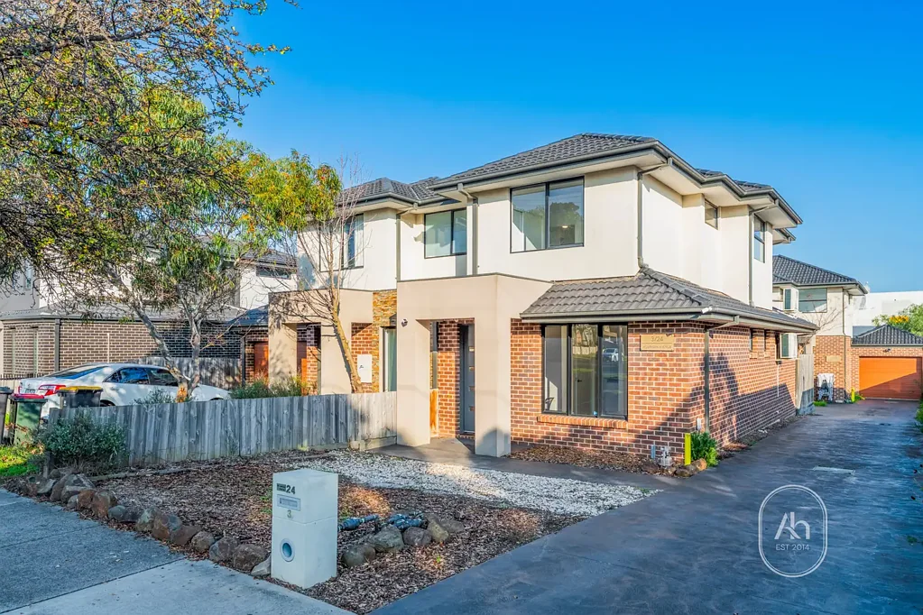 Fully Furnished 4-Bedroom Townhouse with Security System – Prime Clayton Location